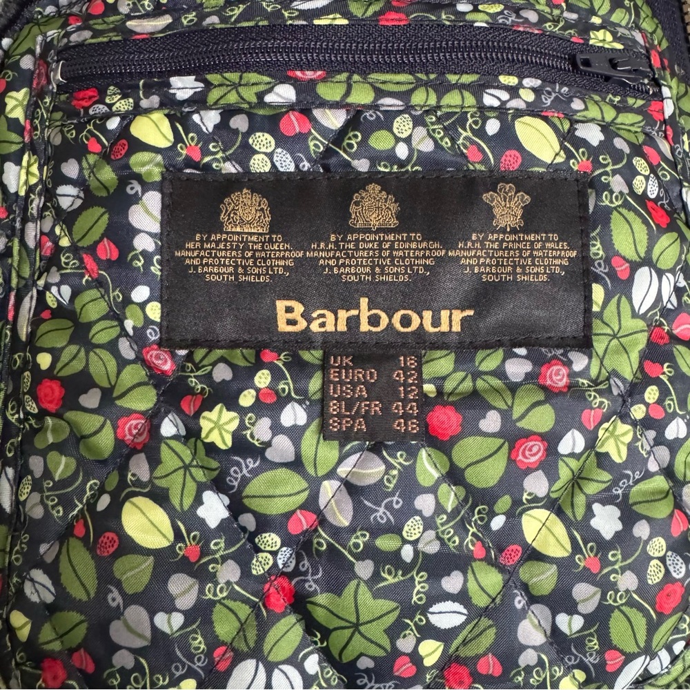 Barbour Women's Dark Quilted Vest - Picture 3 of 3